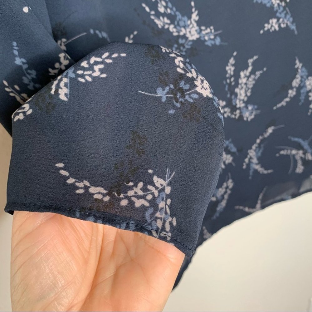 Vince Spring Floral Coastal Blouse Light - Picture 4 of 7